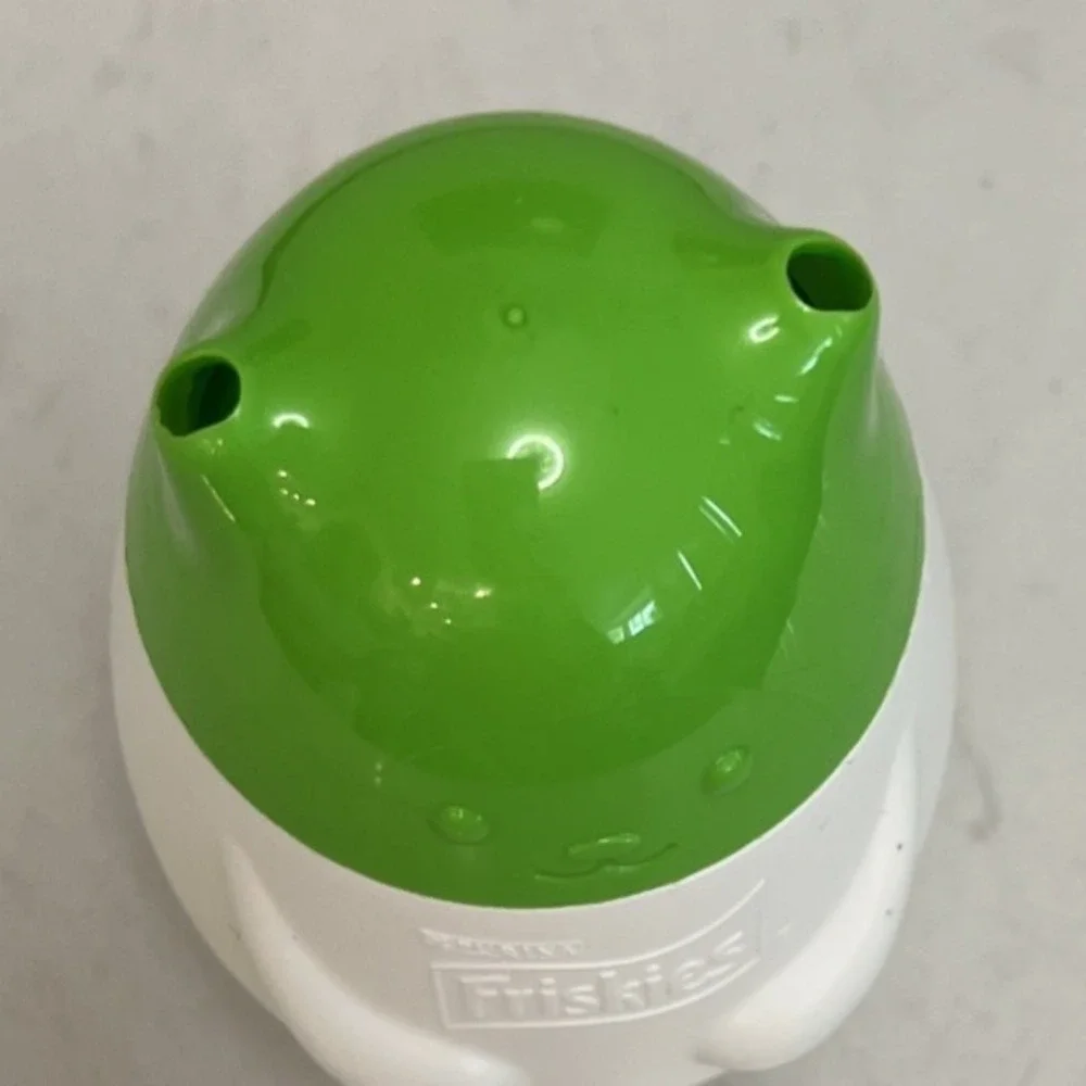 Friskies Purina Pull 'n Play Cat Treat‎ Dispenser Wobbert Wobbles Rolls Toy Only